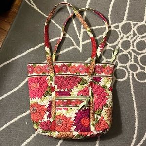 Hello Dhalia! Vera Tote Bag